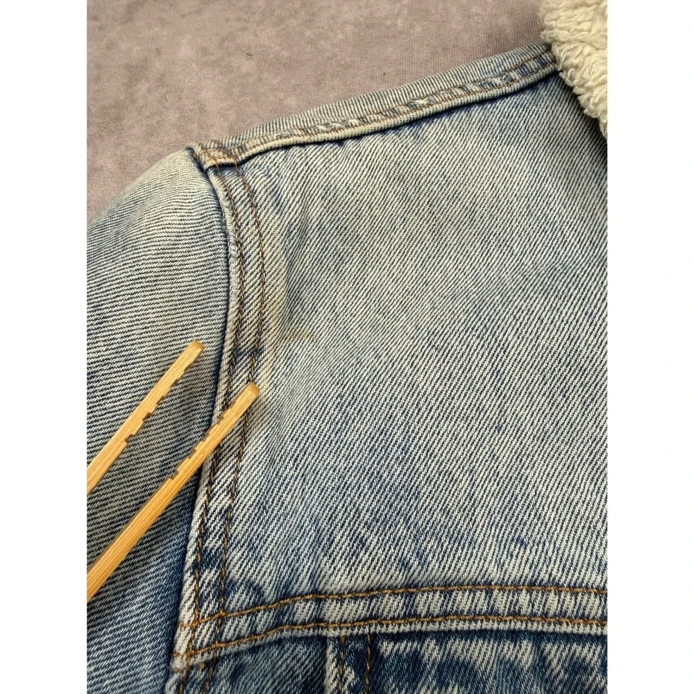 Levis Premium Mens M Sherpa Lined Denim Trucker Jacket Light Wash Blue Casual